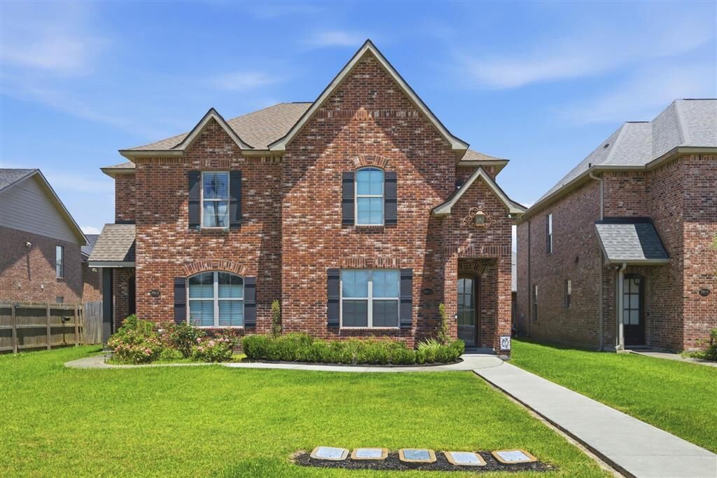 Property Photo: 1550 Lacadie Drive LA 70605
