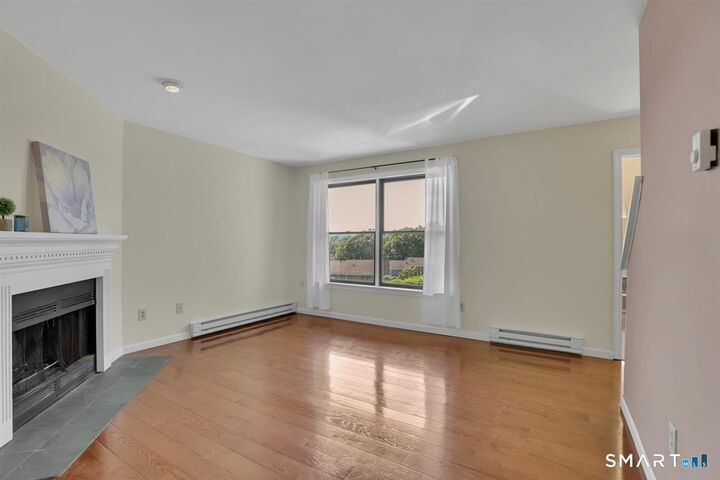 Property Photo:  606 Lake Vista Drive 606  CT 06424 