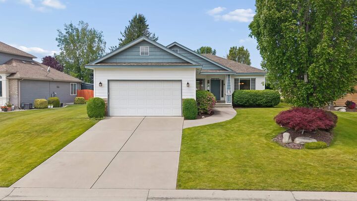 Property Photo: 522 S Shelley Lake Ln WA 99037