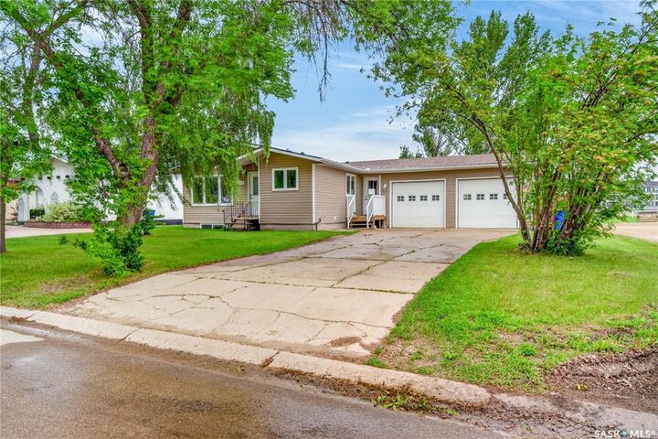 Property Photo: 520 Caribou Crescent SK S0E 1T0