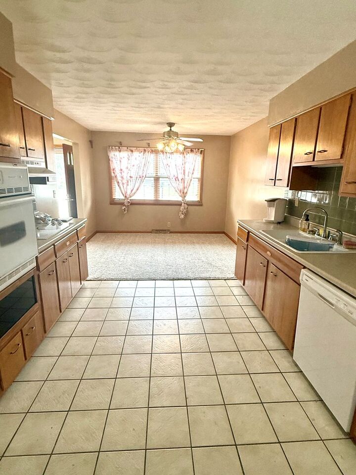 Property Photo: 581 5th St OH 45601