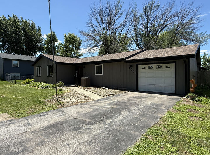 Property Photo:  505 Mobile  Avenue  IA 51639 