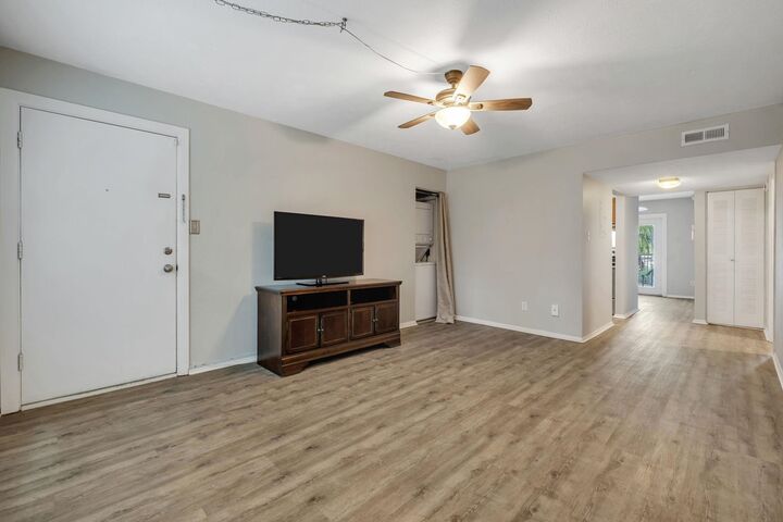 Property Photo: 2020 Continental Avenue 114 FL 32304