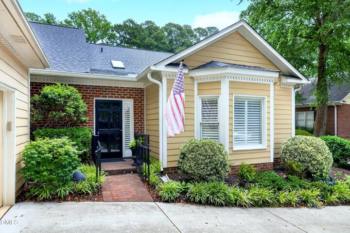 Property Photo:  103 Prestwick Place  NC 27511 