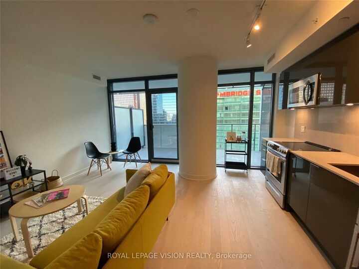 Property Photo: 25 Richmond Street 1806 ON M5C 0A6