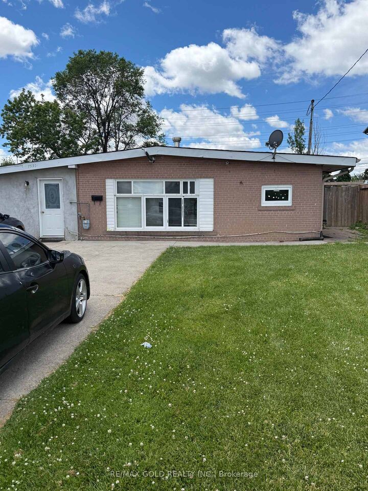 Property Photo: 7530 Redstone Road ON L4T 2B8