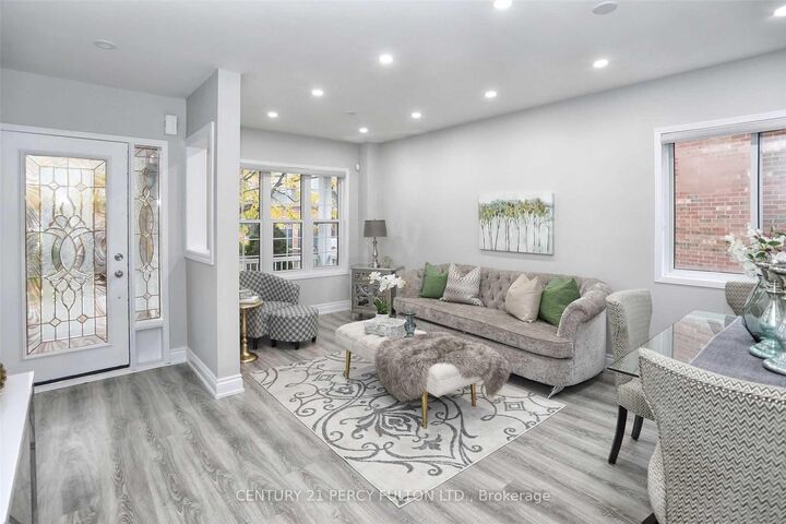 Property Photo: 9 Valleypark Crescent ON L7A 1X8