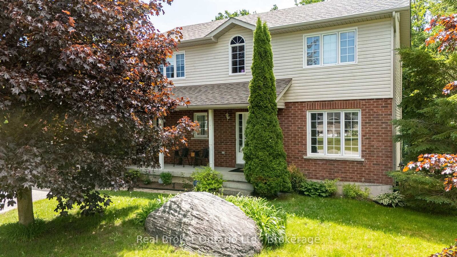 Property Photo: 9 Boyd Crescent ON L0K 1N0