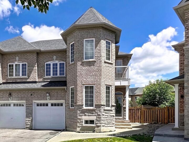 Property Photo: 15 Bellefontaine Court ON L6A 4A7