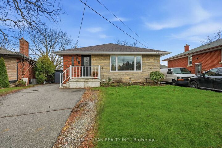 Property Photo: 20 Nelligan Place ON L8K 4X7