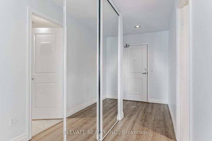 Property Photo:  15 Stafford Street Lph5  ON M5V 3X6 