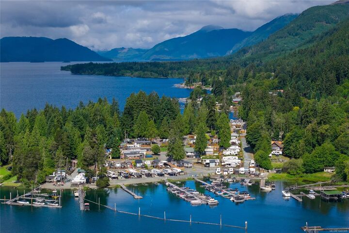 Property Photo: 8389 Sa-Seen-Os Rd #4A BC V0R 3E1
