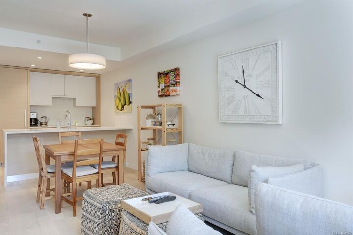 Property Photo:  530 Michigan St #107  BC V8V 0G2 