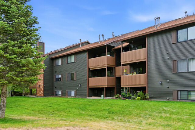 Property Photo: 6831 N 2200 W 12C UT 84098