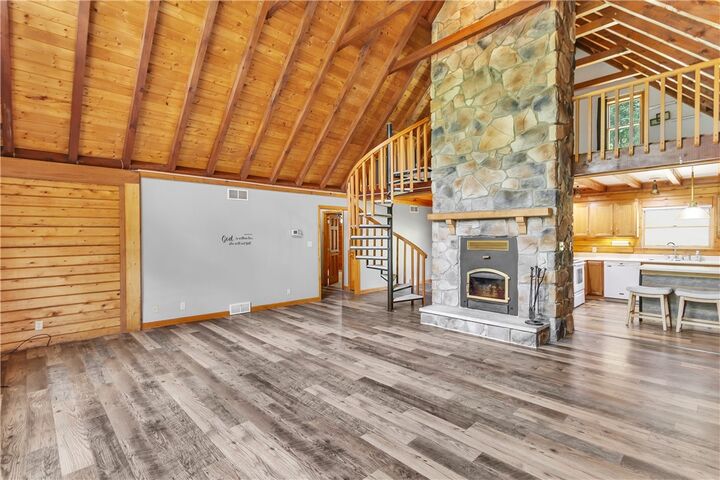 Property Photo: 624 Squaw Run Rd PA 16117