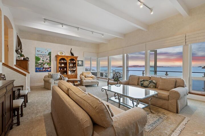Property Photo: 187 Oak Drive CA 94901
