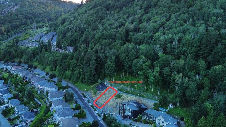 Property Photo: 36228 Sandringham Drive 2 BC V3G 2M5