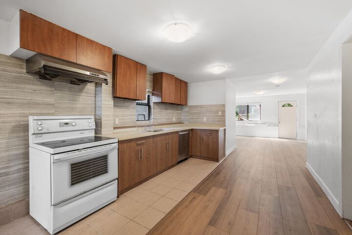 Property Photo:  547 E 12 Avenue Lower Level  BC V5T 2H6 