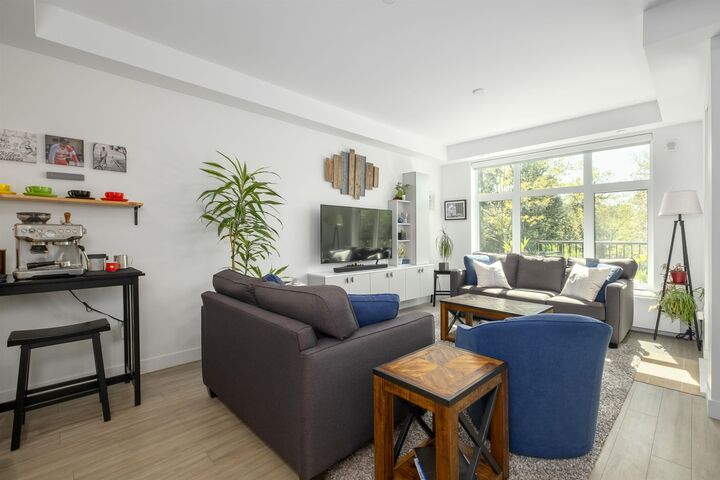 Property Photo: 747 E 3rd Street 111 BC V7L 1G8