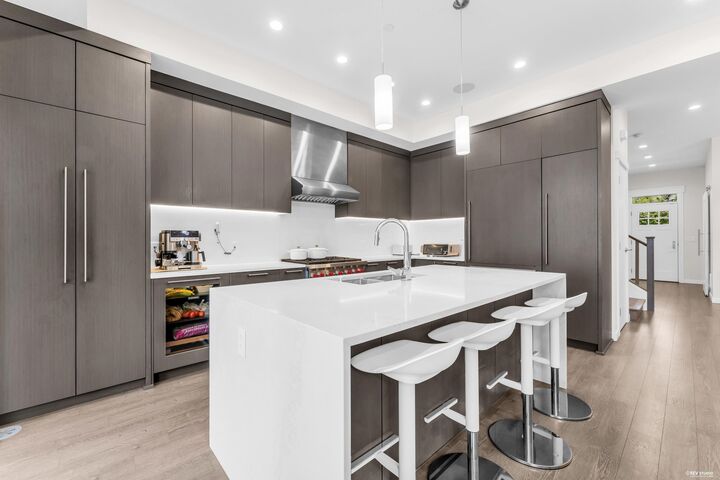 Property Photo:  4717 Hemlock Way  BC V4M 4G2 