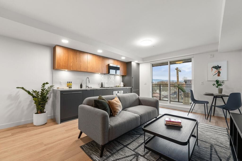 Property Photo: 2419 Grant Street 307 BC V5K 3G5