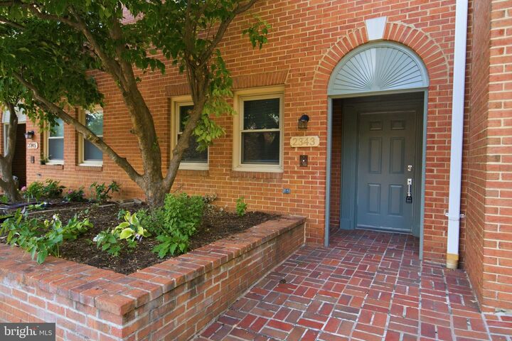 Property Photo:  2343 9th Street S  VA 22204 