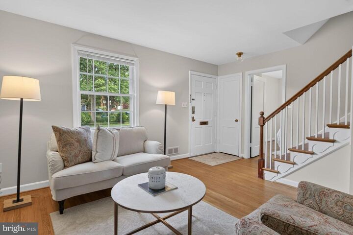 Property Photo:  986 N Powhatan Street  VA 22205 