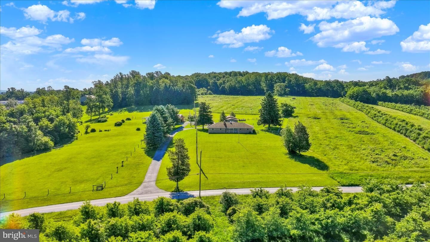 Property Photo: 307 Mountain Road PA 17339