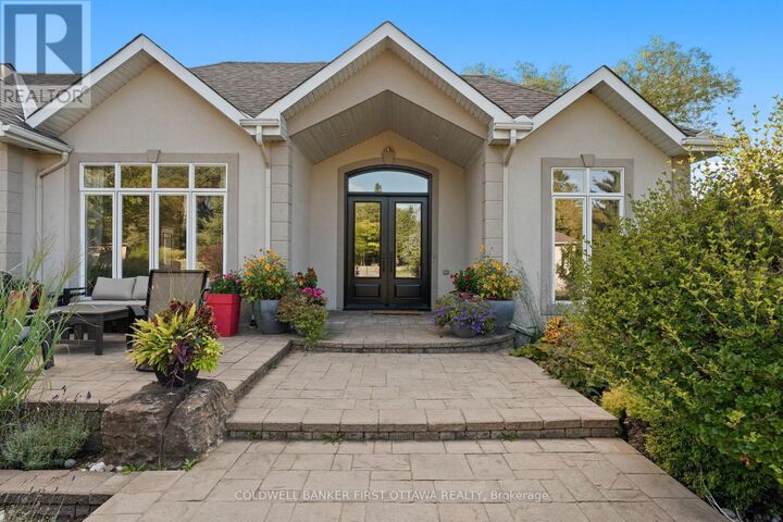 Property Photo:  358 River Road  ON K1V 1R8 