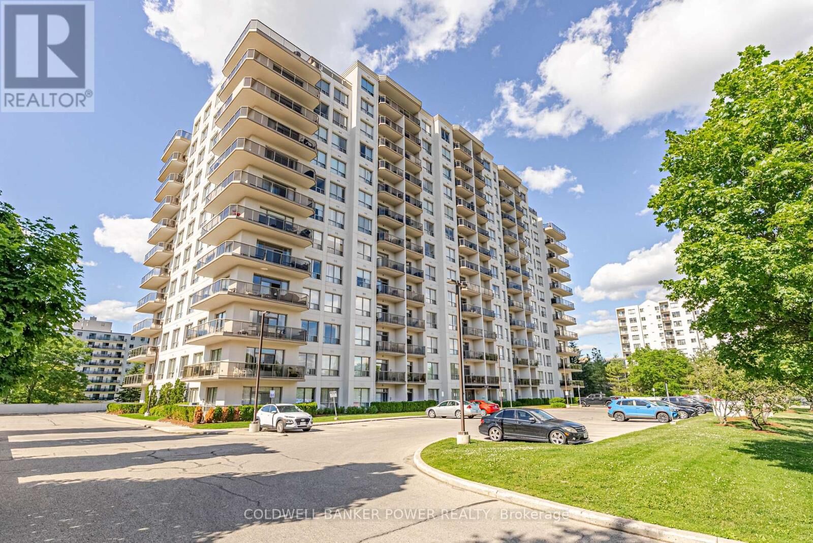 Property Photo: 353 Commissioners Road West 902 ON N6J 0A3