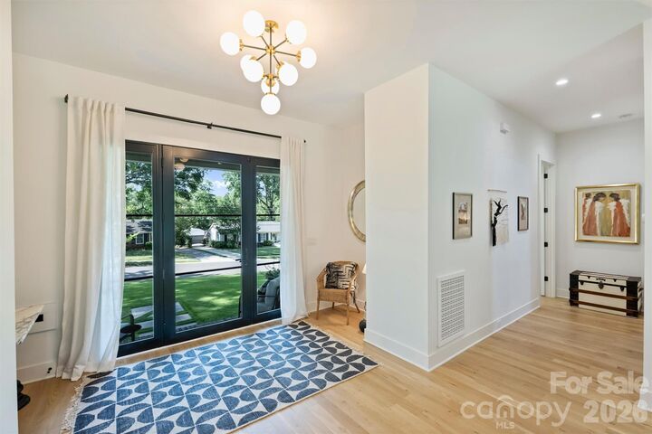 Property Photo: 1241 Heather Lane NC 28209