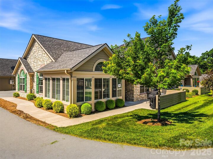 Property Photo:  39 Braeburn Way  NC 28731 