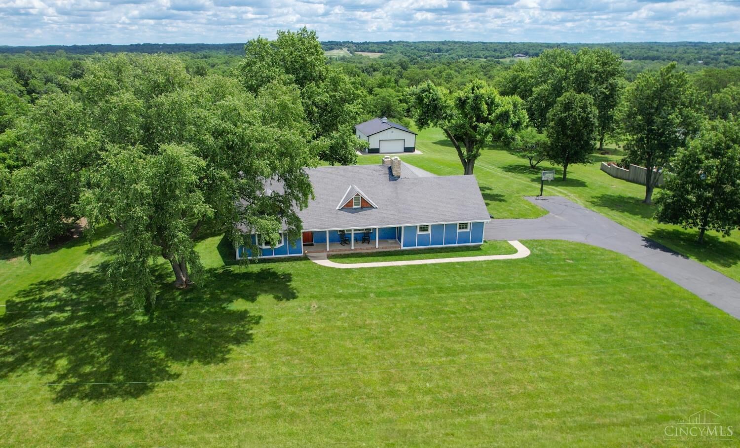 Property Photo:  1122 Mockingbird Lane  OH 45036 