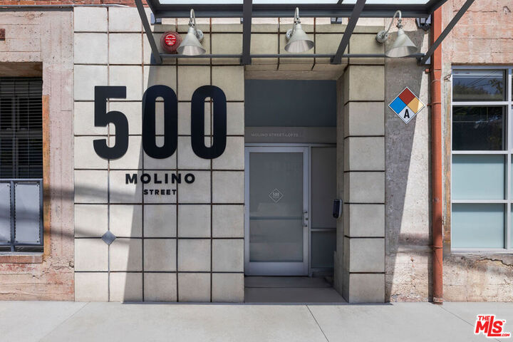 Property Photo:  500 Molino St  CA 90013 