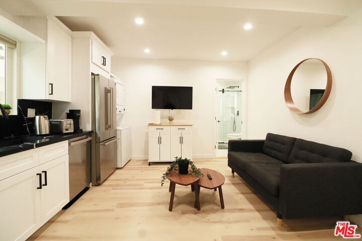 Property Photo:  9040 Phyllis Ave  CA 90069 