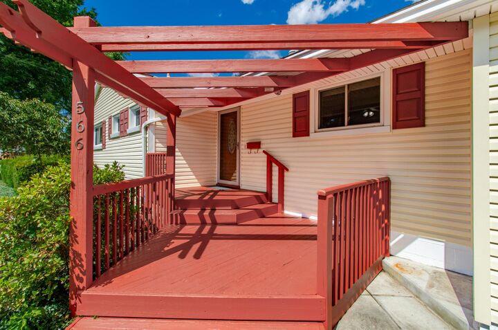 Property Photo: 566 Kenwell Drive OH 43055