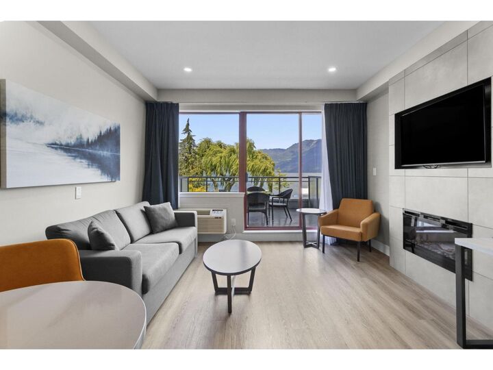 Property Photo:  160 Esplanade Avenue 206C  BC V0M 1K0 