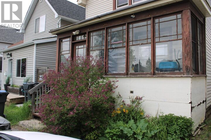 Property Photo:  221 Francis St W  ON P7E 4C1 