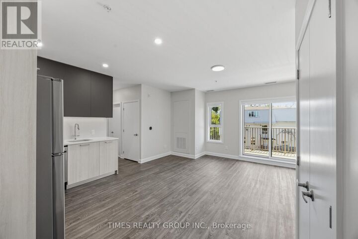 Property Photo:  369 Hunter Street West 202  ON K9H 2M5 