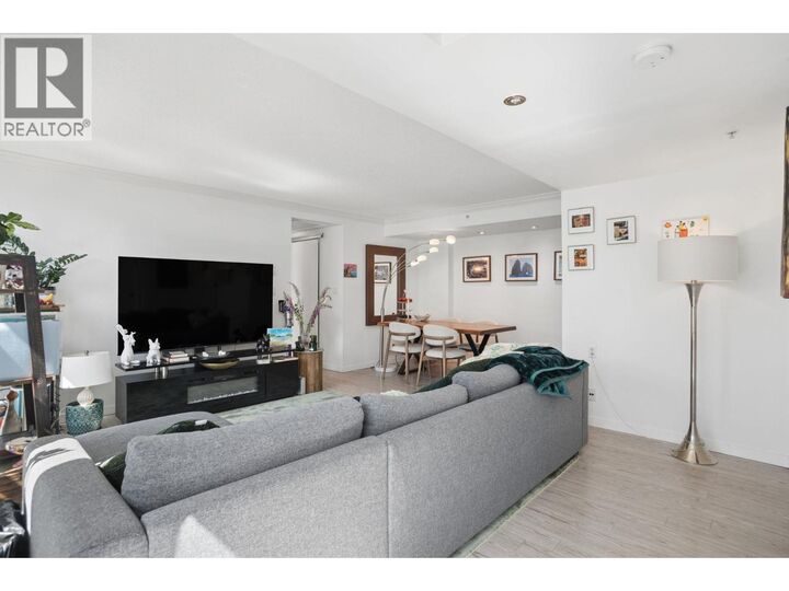 Property Photo: 1367 Alberni Street 2803 BC V6E 4R9