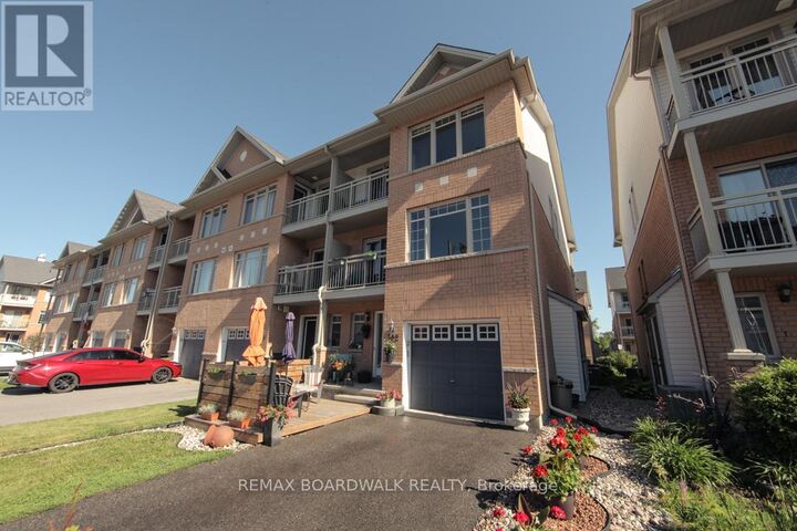 Property Photo:  382 Citiplace Drive  ON K2E 0A7 