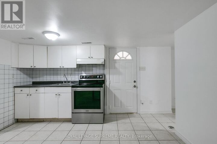 Property Photo:  422 Oakwood Avenue Basement  ON M6E 2W3 