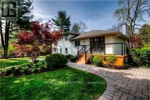 Property Photo:  207 Pinehurst Drive  ON L6J 4X2 