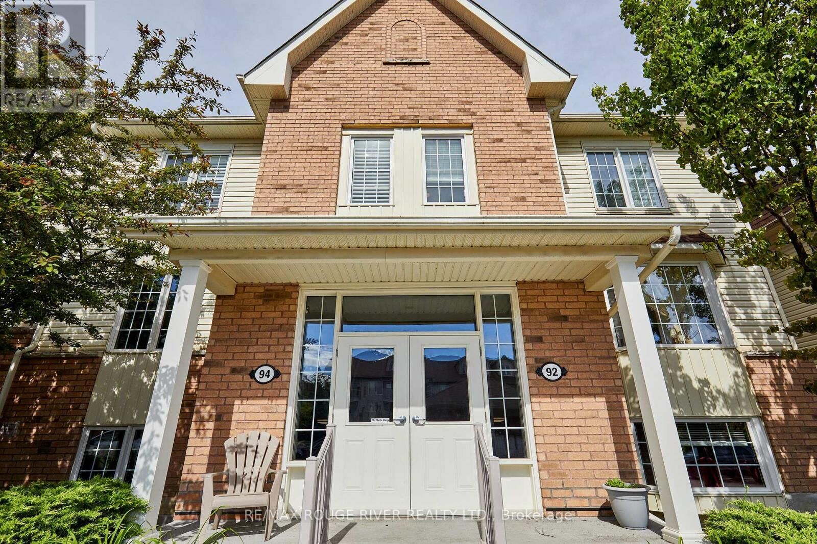 Property Photo:  92 Petra Way 3  ON L1R 0A3 