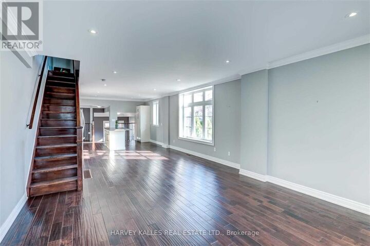 Property Photo:  58 Sandford Avenue  ON M4L 2E7 