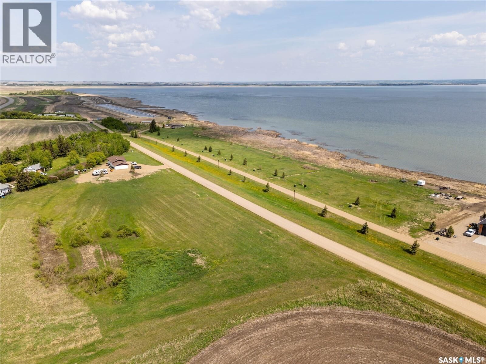 Property Photo: 780 Lakeshore Drive SK S0M 1X0