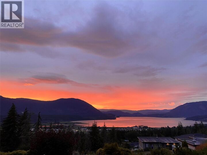 Property Photo: 1061 19 Avenue Southeast BC V1E 0E6