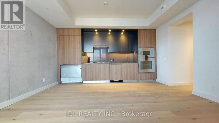 Property Photo:  81 Wellesley Street East 1301  ON N5V 1J6 