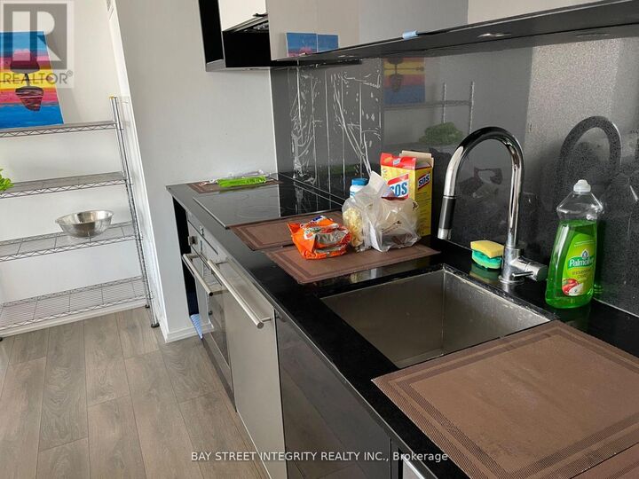 Property Photo:  125 Peter Street 2109  ON M5V 0M2 