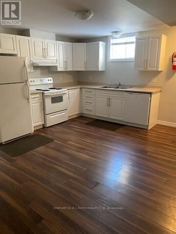 Property Photo:  59 Sydenham Wells Crescent  ON L4M 6R4 